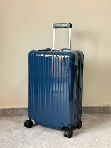 Luggage roller luggage