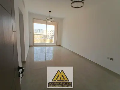 شقه فاخره جدا | اول ساكن | مساحات ممتازه | صيانه مجانيه | تكييف مركزي | خزائن