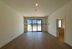 Single Row | Ready to Move | Close to Park