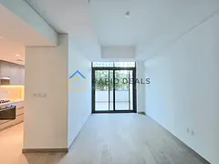 Vacant 1 Bedroom Apartment with Huge Terrace