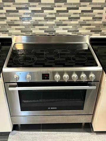 Bosch 5 hobs electric ceramic stove latest model same like new condition