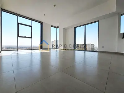 High-Floor 2BR Bright Apartment with Store Room