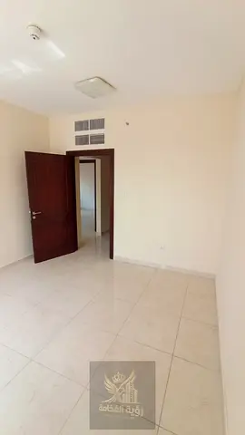 3غرف وصاله وباركن وجيم مجاني غرفه ماستر و3حمام وغرفه استور وتكييف مركزي