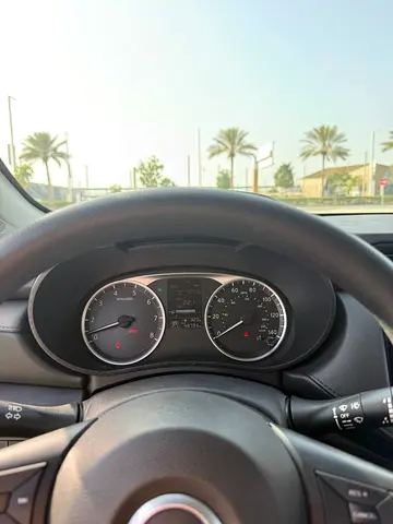 2022 Nissan VERSA 照片 3