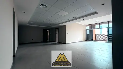 شقة فاخرة أول ساكن 3 غرف ماستر وصالة بمساحة ضخمة وإطلالة بحرية مباشرة في اليوارة 1، عجمان – مع شهر مجاني وخدمات مجانية