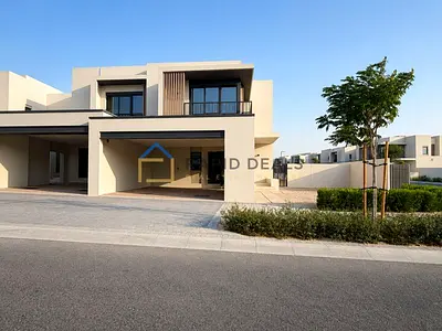 End Unit | Single Row | Near Park | Private Garden