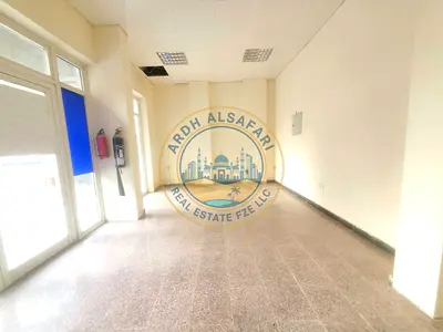 Spacious shop available for rent