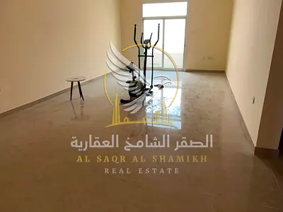 شقة غرفتين وصالة للايجار السنوية في منطقة القليعة بلكونة باطلالة مفتوحة مساحة واسعة تشطيب حديث موقع استراتيجي