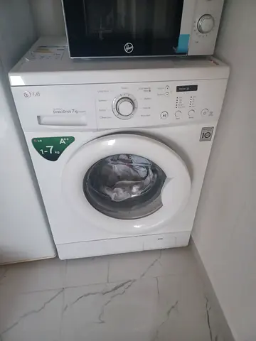 Reduced to Clear due to Relocation - LG Front Load Washing Machine - 7kg - Good Working Condition