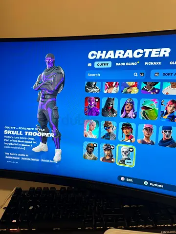 Fortnite rare account ( OG Skull Trooper )