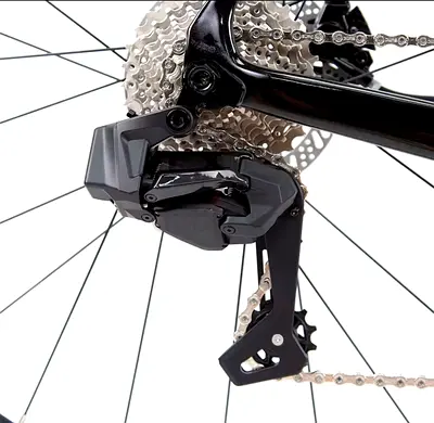 Full carbon Twitter bike with electronic shifting