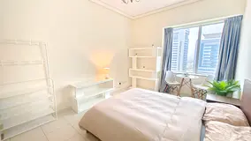 Sea view room by the Metro in DIFC (Only for one Male)