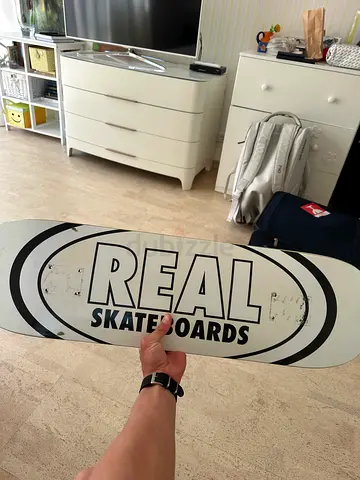 Real skateboard 8.5 size