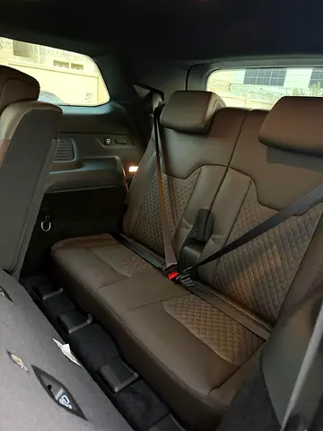 2026 JEEP COMMANDER thumbnail 13