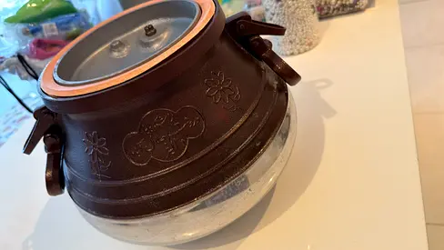 Pressure cooker