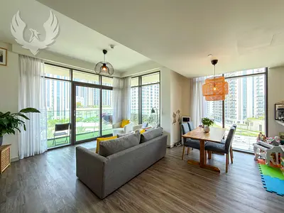 Low Floor | Vacant | Community View | Corner Unit