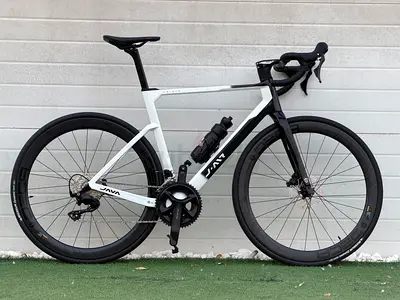 Java full carbon road bike