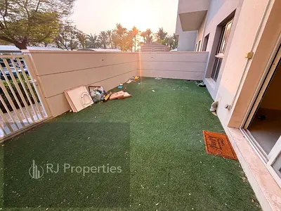 1 BR apartment - ground floor - wardrobes - garden area - 55k 4 cheque's - 48k 2/3 cheque's