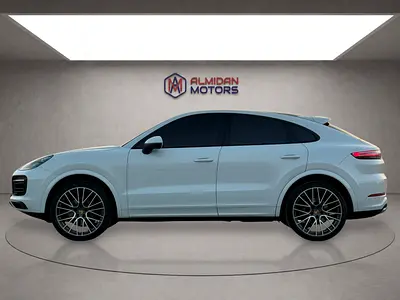 صورة 8 لـ 2022 Porsche CAYENNE