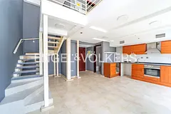 Unique Loft | Vacant | Skyline & Lake Views