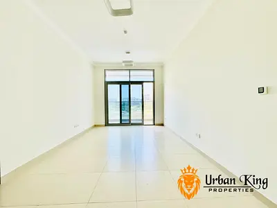 شقة مشرقة بغرفة نوم واحدة | شرفة | إطلالات على المسبح والمدينة