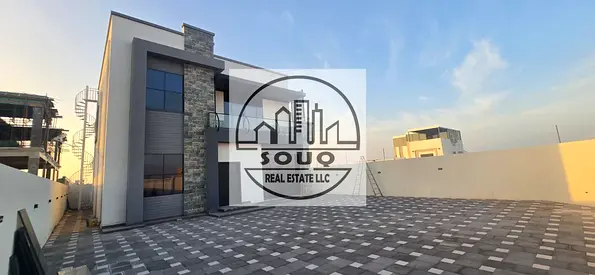 4 BR Villa with Landmark View and Balcony For Sale