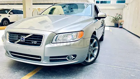 2010 VOLVO S80-AWD-PREMIUM EDITION V8-AWD-GCC-NO ACCIDENT-LOOKS AND DRIVES GREAT !