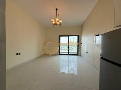 HIGH FLOOR STUDIO | ROAD VIEW | BRIGHT & ELEGANT