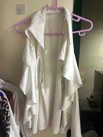 White long open-front ruffled abaya / lightweight overcoat - good condition