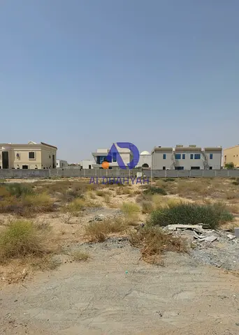للبيع أرض في الحوشي موقع مميز قريبة من الخدمات