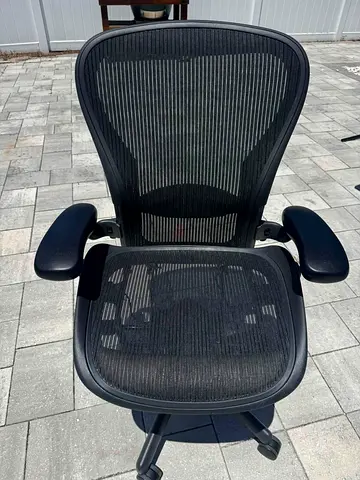 HERMAN MILLER AERON CLASSIC SIZE B FULLY LOADED