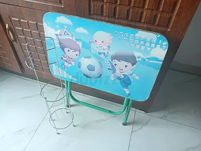Kids study table plus tissue stand