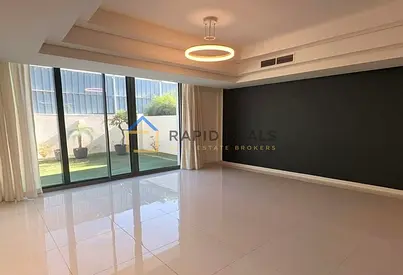 3BR+M Single Row Townhouse, Close to Park and Pool