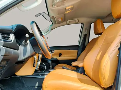 2025 Toyota FORTUNER 照片 11