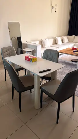 Chair (dining)
