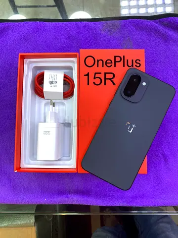 OnePlus 15R with original box and charger - Black, excellent condition