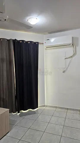 EXECUTIVE MALE R FEMALE BACHELOR OR COUPLE PRIVATE ROOM AVAILABLE