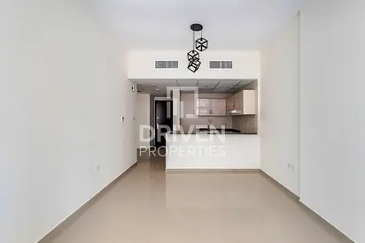 Front View | Genuine Resale | Chiller Free