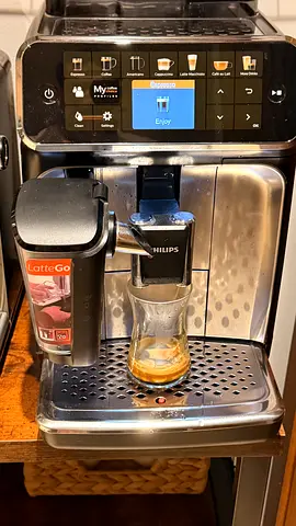 Philips 5400 Fully Automatic Espresso Machine with LatteGo (Good Working Condition)