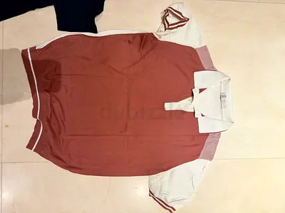 Men's short sleeve polo shirt - brunello cucinelli , size XL can fit L maroon/white, good condition