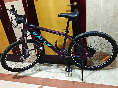 Mountain bike with oil Brake and 9 gear system
