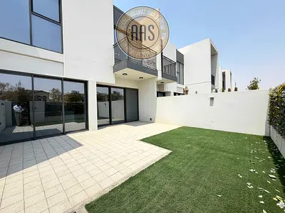 Single Row Ready to move in 3-Bedroom townhouse Villa For Rent in La Rosa 6