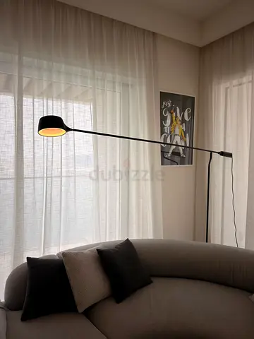 Modern Black Floor Lamp with Adjustable Arm — Excellent Condition