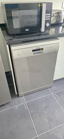 Siemens dishwasher 3 rack latest model like new condition perfect working