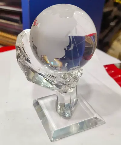 Crystal globe design 10cm height