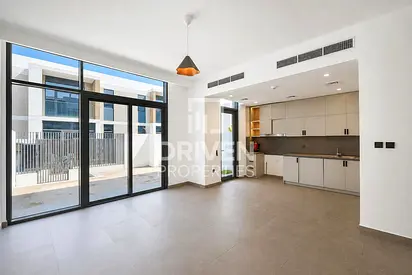 Close to Pool | Prime Location | Newly Vacant