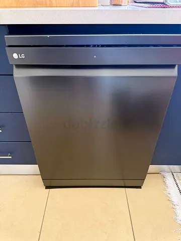 LG new model dishwasher 3 racks with wifi option like new condition