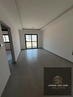 Master bedroom, large living room, first occupancy, spacious kitchen, 2 bathrooms, balcony with open
