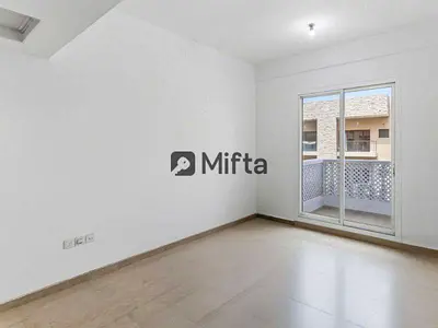 Stunning Studio | Flexible Cheques | Views
