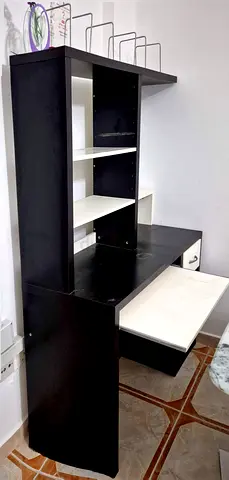 Compact Computer Desk with Integrated Shelves & Pull-Out Keyboard Tray